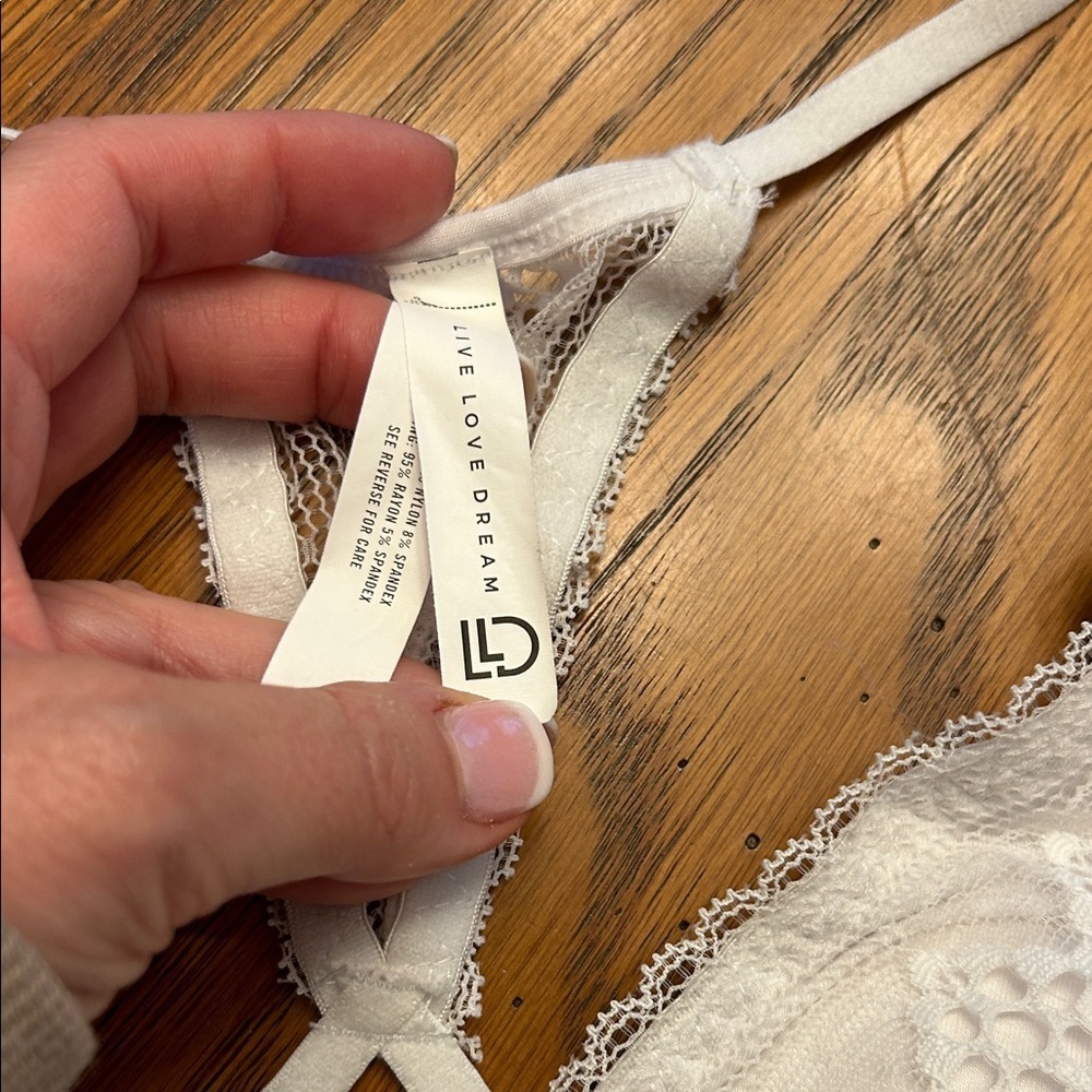 Aero Ivory Lace Bralette - Picture 2 of 4